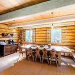 Sovi Ujezd Ferienhaus